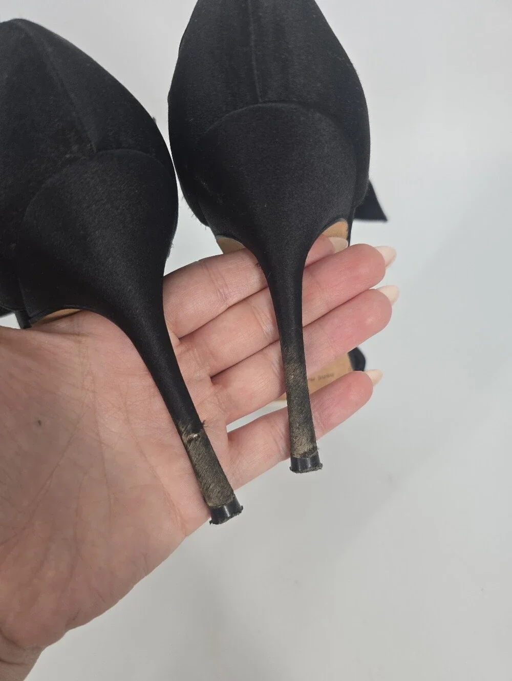 Manolo Blahnik Black Satin Bow Front Point Toe Pumps Size 37